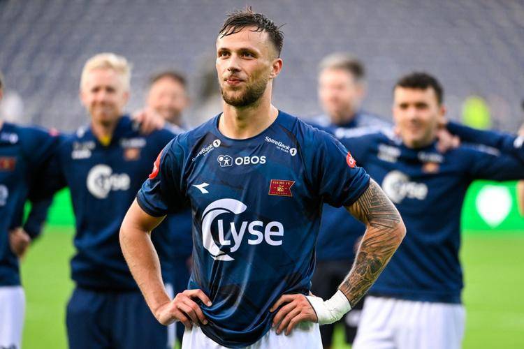 斯图加特客场不敌,遭遇背水一战 斯图加特客场不敌,遭遇背水一战