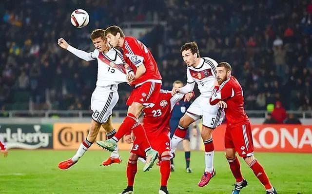 关于格鲁吉亚队意外晋级欧锦赛，球迷为之喝彩的信息