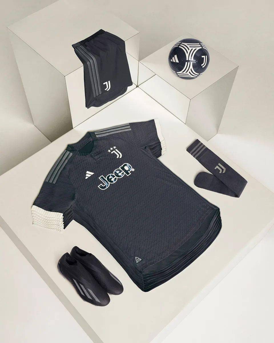 关于尤文图斯门将立下赛季第一壁,雄心勃勃的信息 关于尤文图斯门将立下赛季第一壁,雄心勃勃的信息