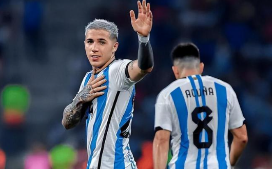 阿根廷铁腰登场,帮助美国球队夺取胜利!的简单介绍 阿根廷铁腰登场,帮助美国球队夺取胜利!的简单介绍